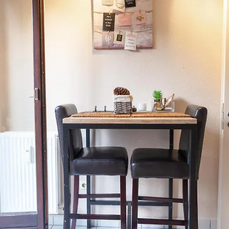 Appartement Charming And Cosy In Green Area